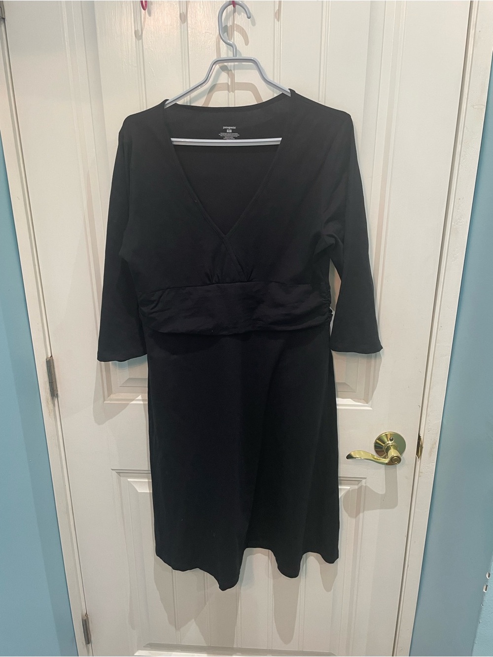 Patagonia Black V-Neck Long Sleeve Dress